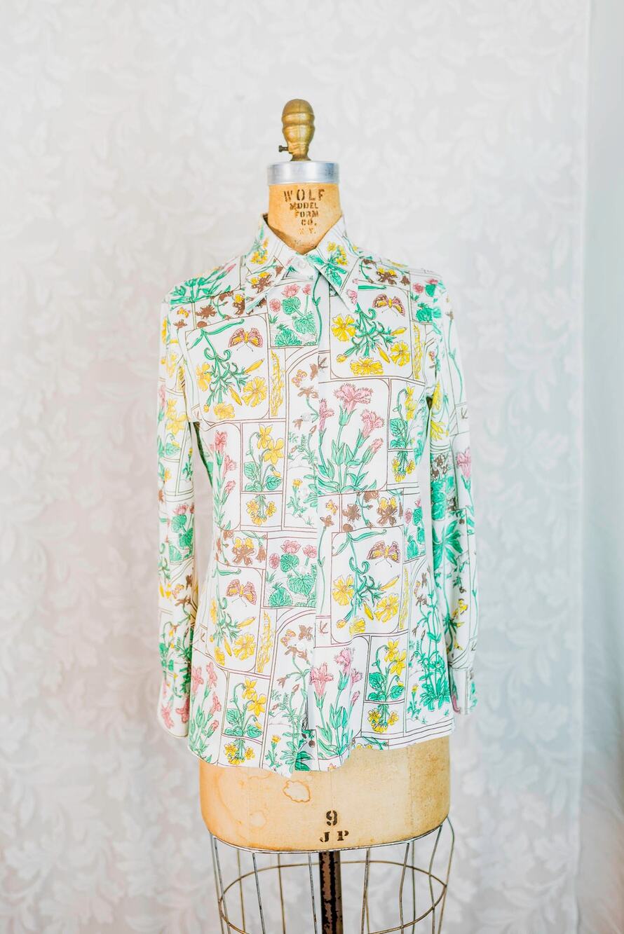 Vintage 70s Butterfly Blouse, Botanical Floral Dagger Collar Long Sleeve Top Med